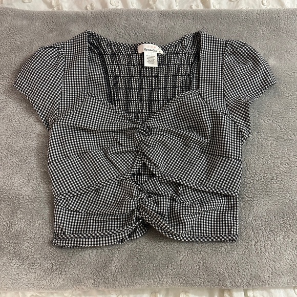 URBAN Romantics Tops - URBAN Romantics Black and White Puff Sleeve Crop Top